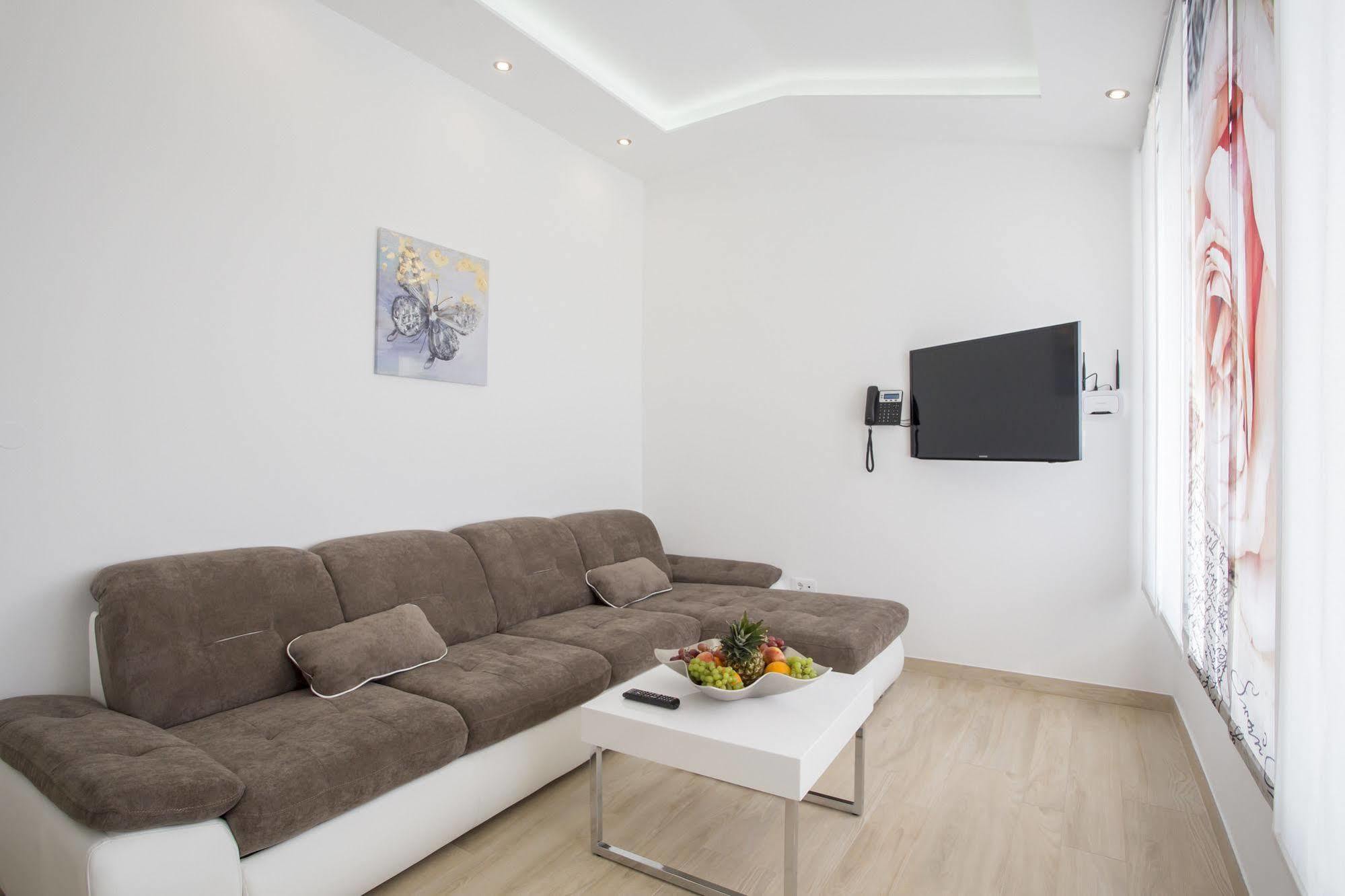 Aparthotel Adrion 4*
